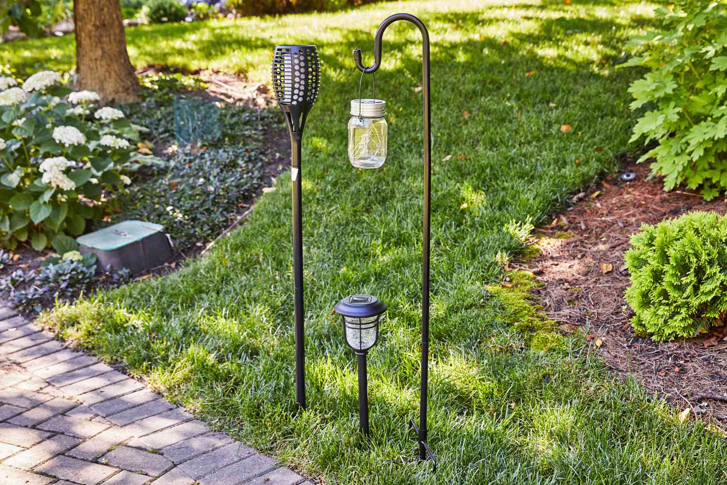 Outdoor Solar Lights That Work In Winter: Top Picks!